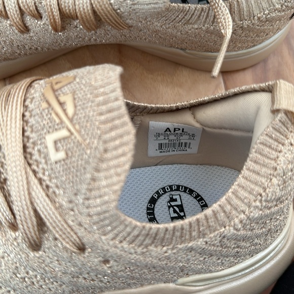 APL TechLoom Wave in Champagne - Picture 6 of 6